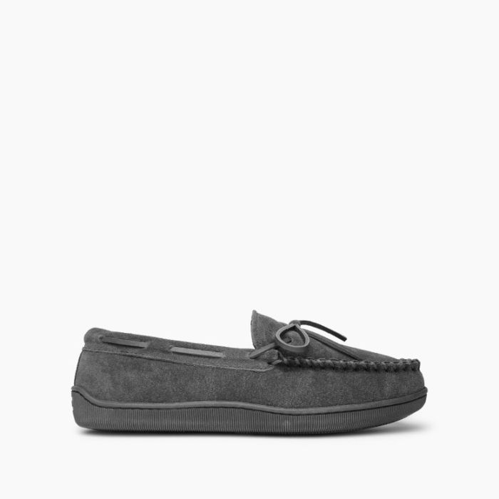 Minnetonka Men's Pile Lined Hardsole Shoe