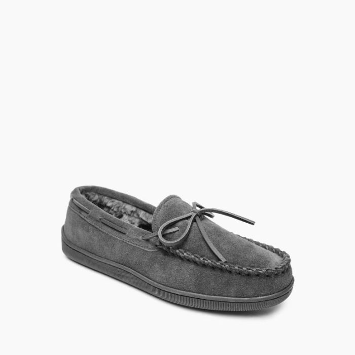 Minnetonka Men's Pile Lined Hardsole Shoe