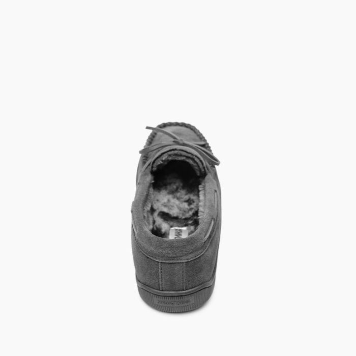 Minnetonka Men's Pile Lined Hardsole Shoe