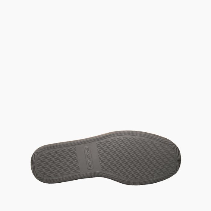 Minnetonka Men's Pile Lined Hardsole Shoe
