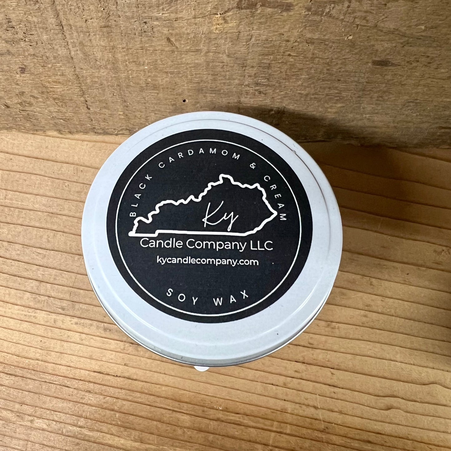 Black Cardamom & Cream 8oz Tin Candle