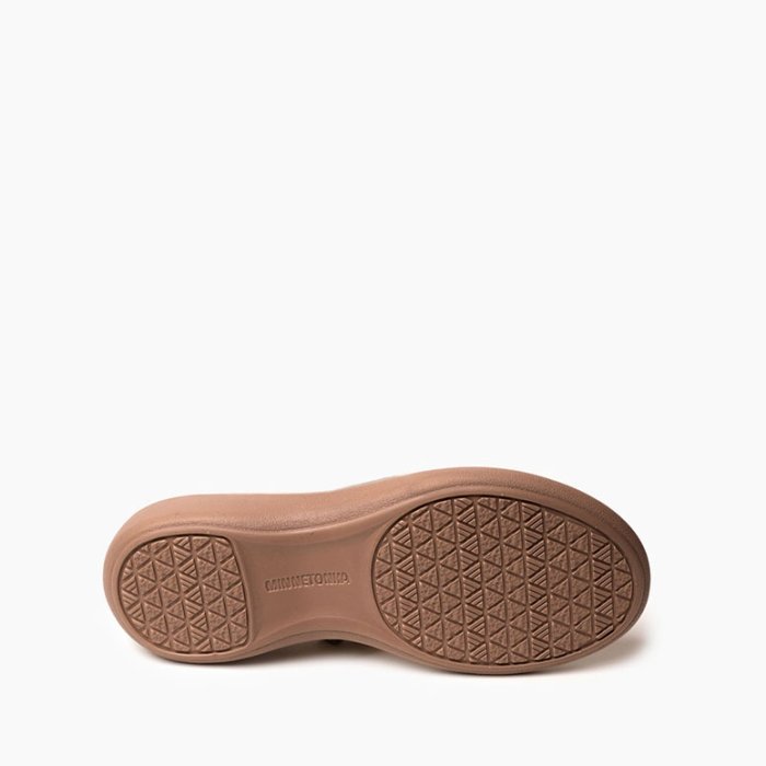 Minnetonka Women's Silverthorne 360 Sunset Geo Sandal