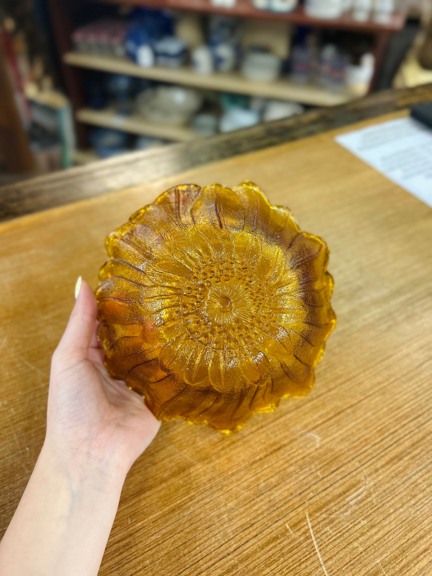 Vintage Indiana Glass Amber Sunflower Pattern Serving Bowl