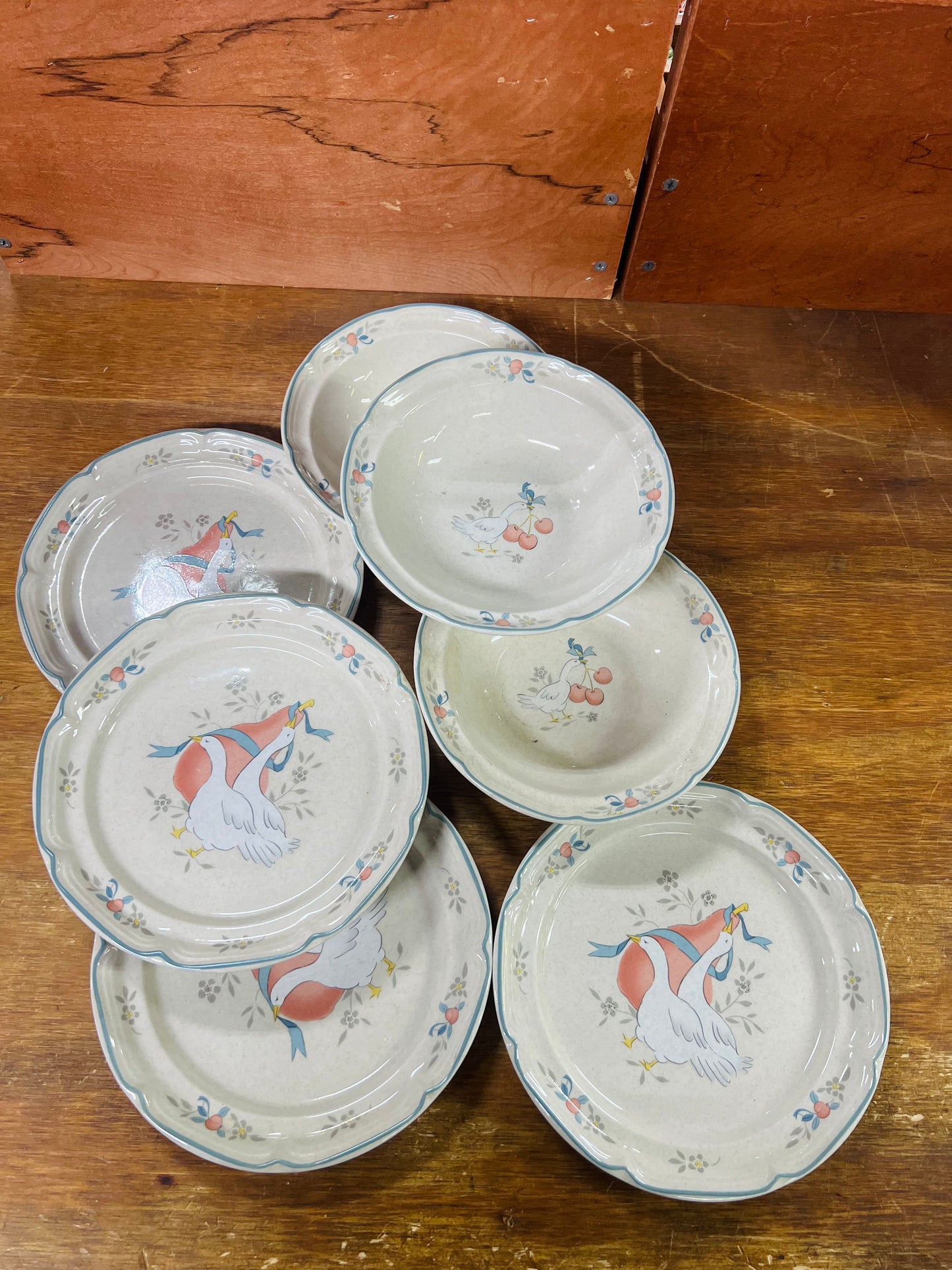 Vintage International Marmaldae Geese Bowls & Plates Set