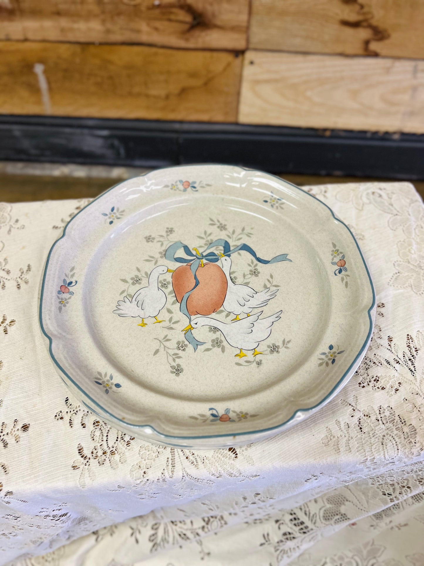 Vintage International Marmalade Geese Dinner Plates - Set of 6
