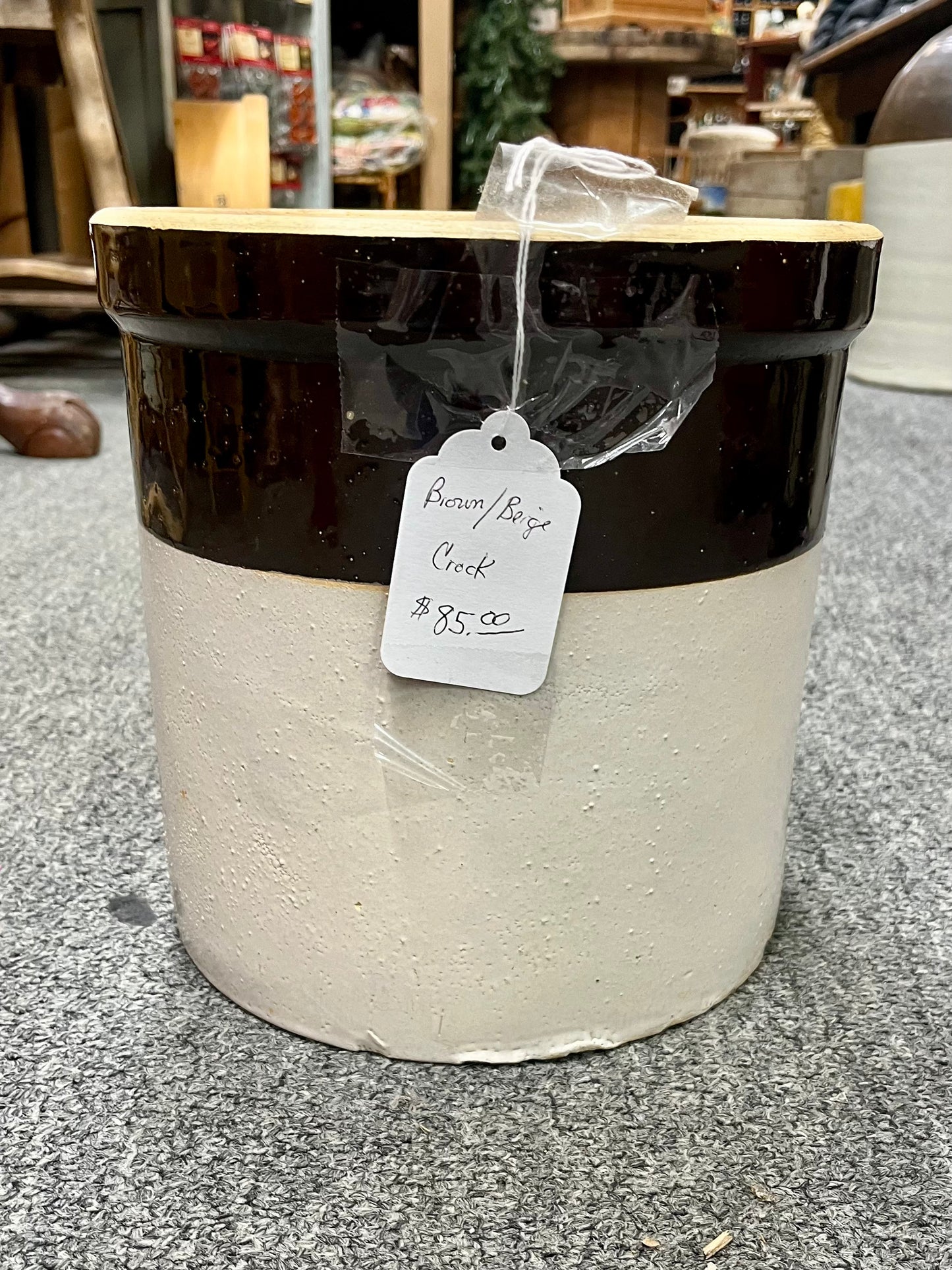 Brown/Beige Crock