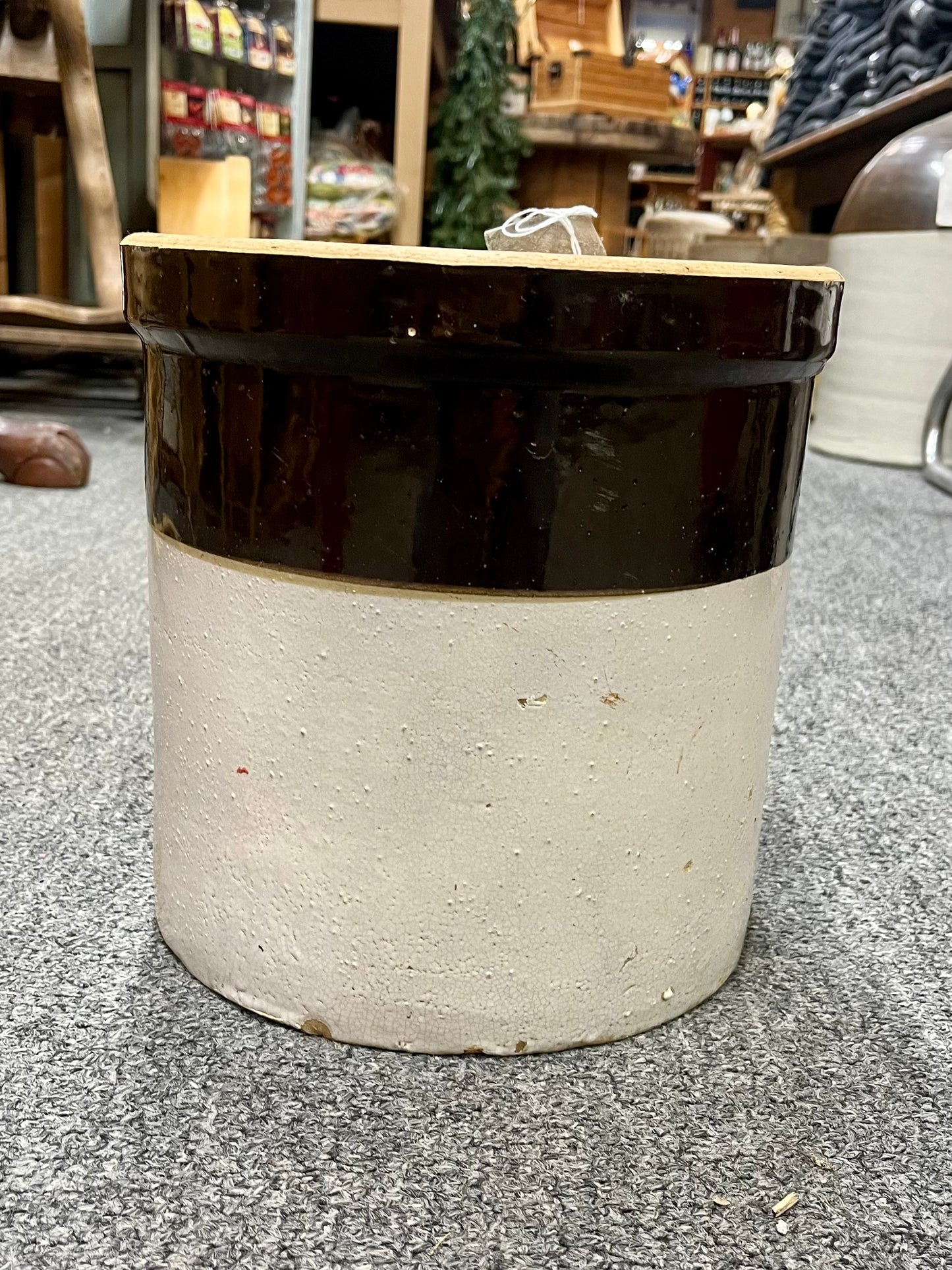 Brown/Beige Crock