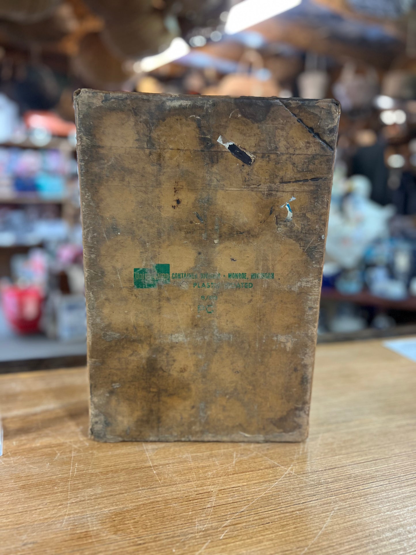 Vintage 7UP Crate Wax Cardboard with Wire Frame