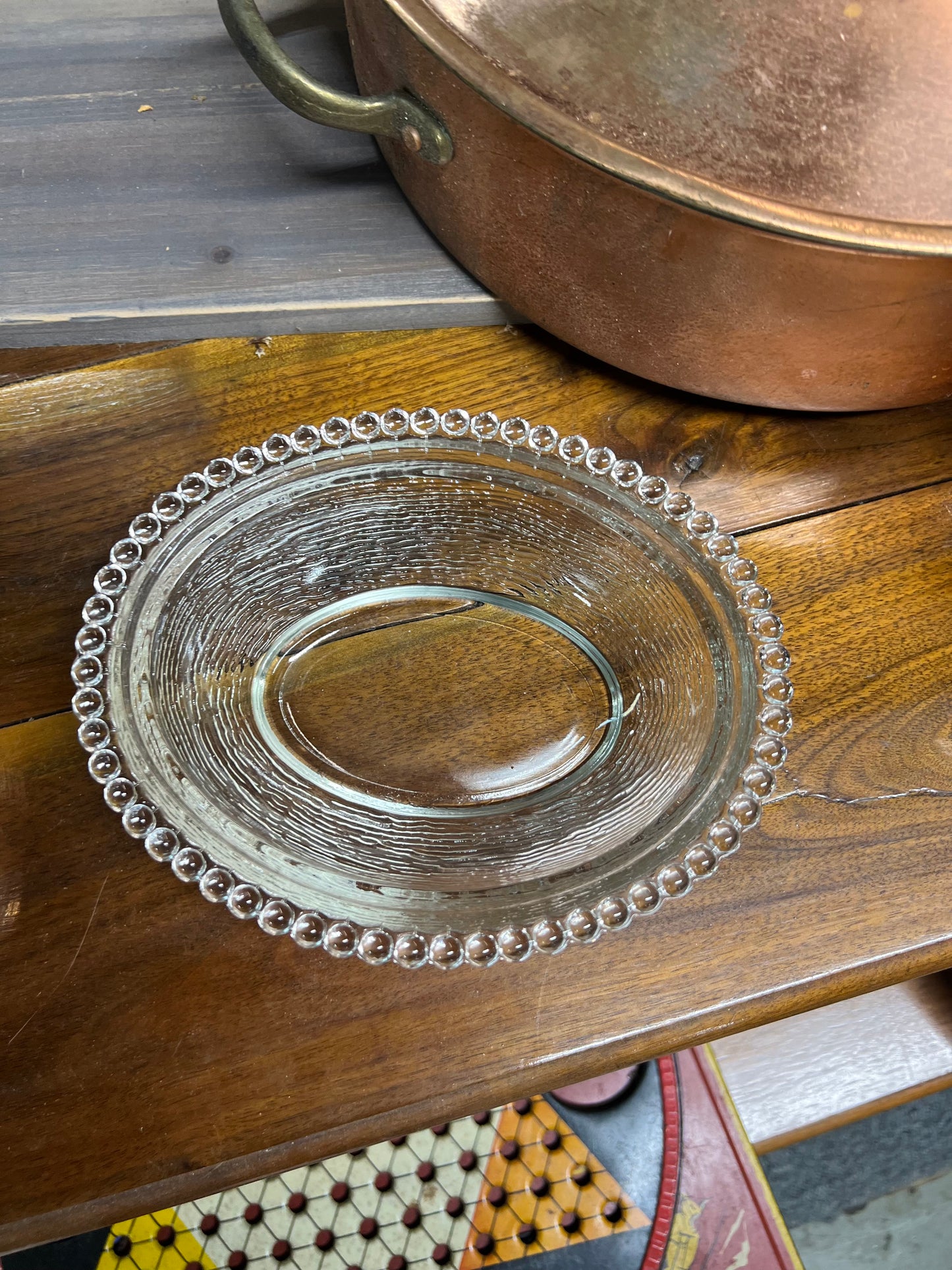 Hen on Nest Clear Dish