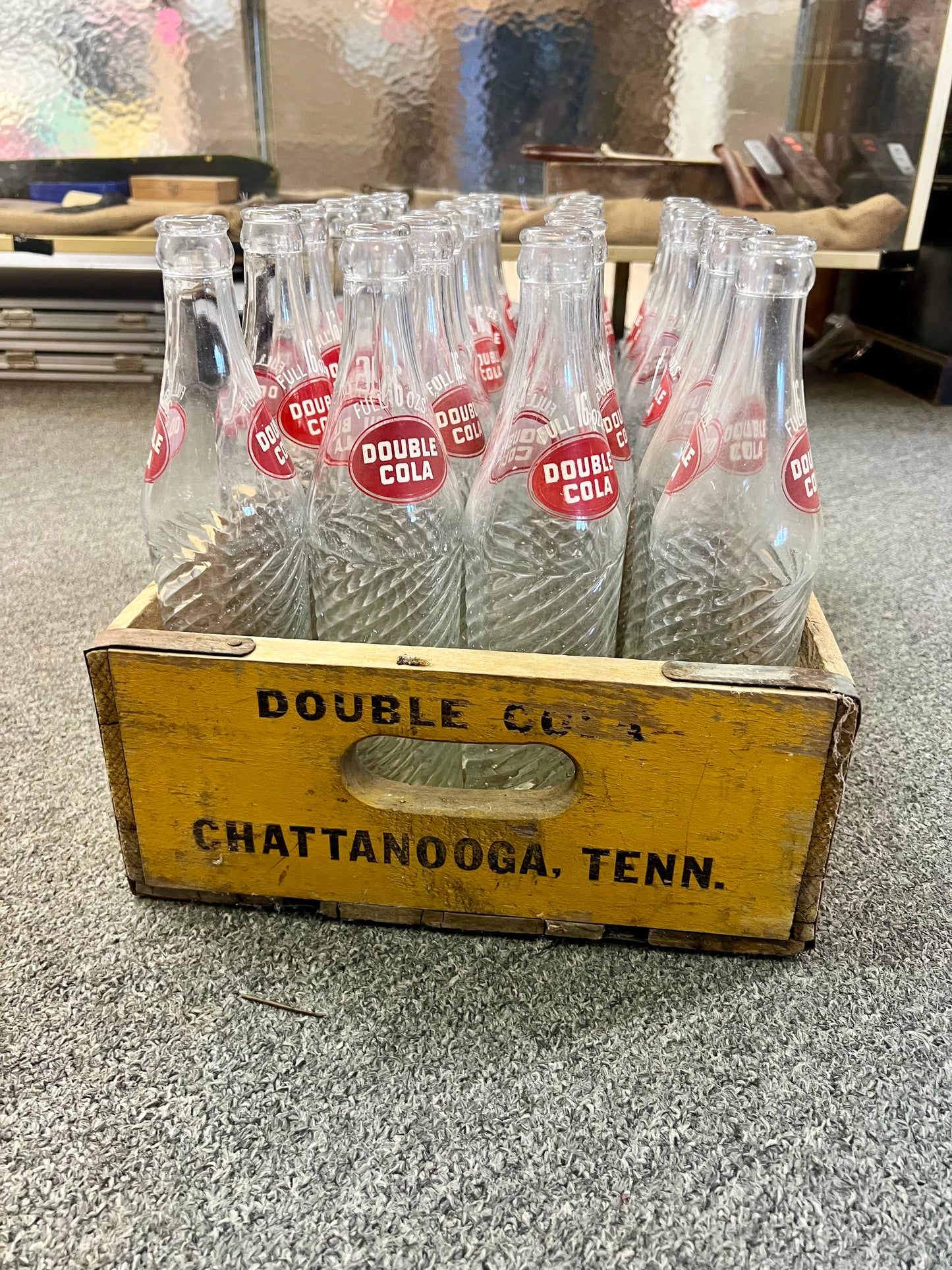 Vintage Yellow Double Cola Wood Crate with 24 of 16oz Bottles Chattanooga TN