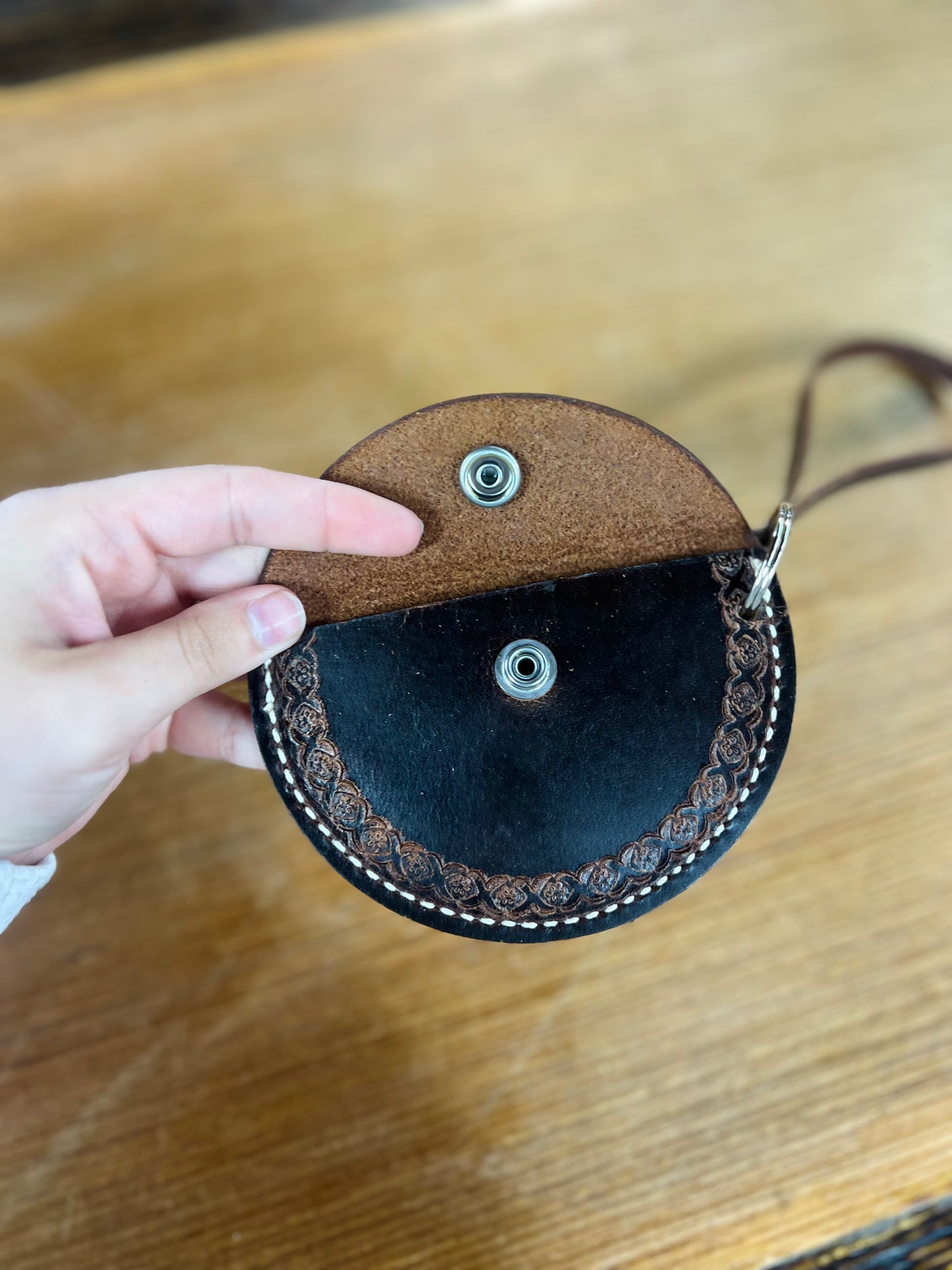 Genuine Leather Wristlet Wallet with Wire Design