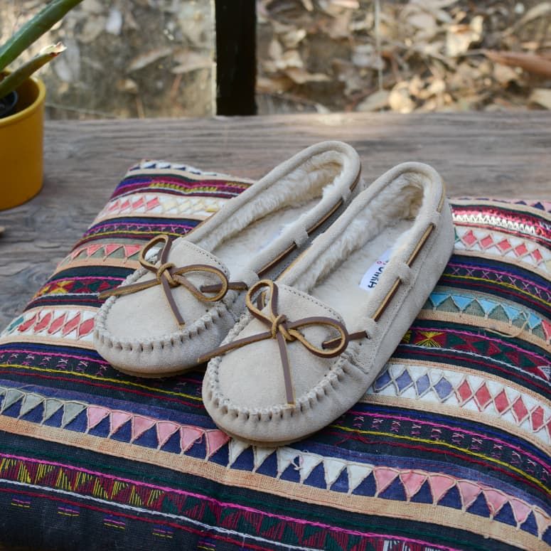 Minnetonka Women's Stone Cally Faux Fur Slipper