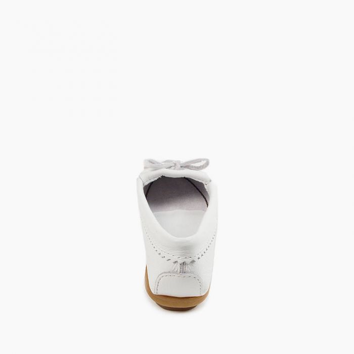 Minnetonka Women's White Thunderbird Moc