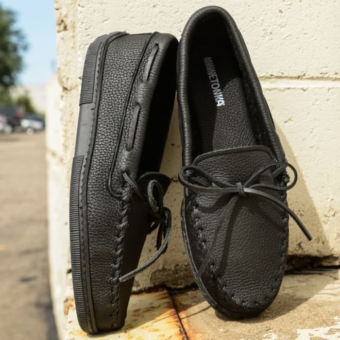 Minnetonka Men's Black Moosehide Classic