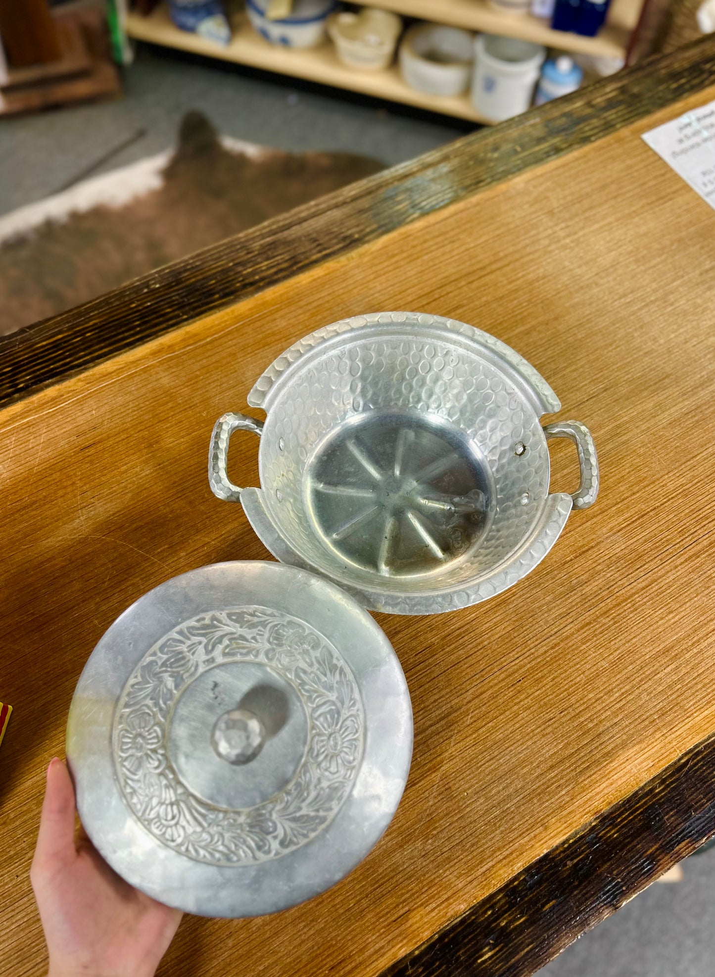 Vintage Everlast Metal Hand Forged Battered Aluminum Pan with Top
