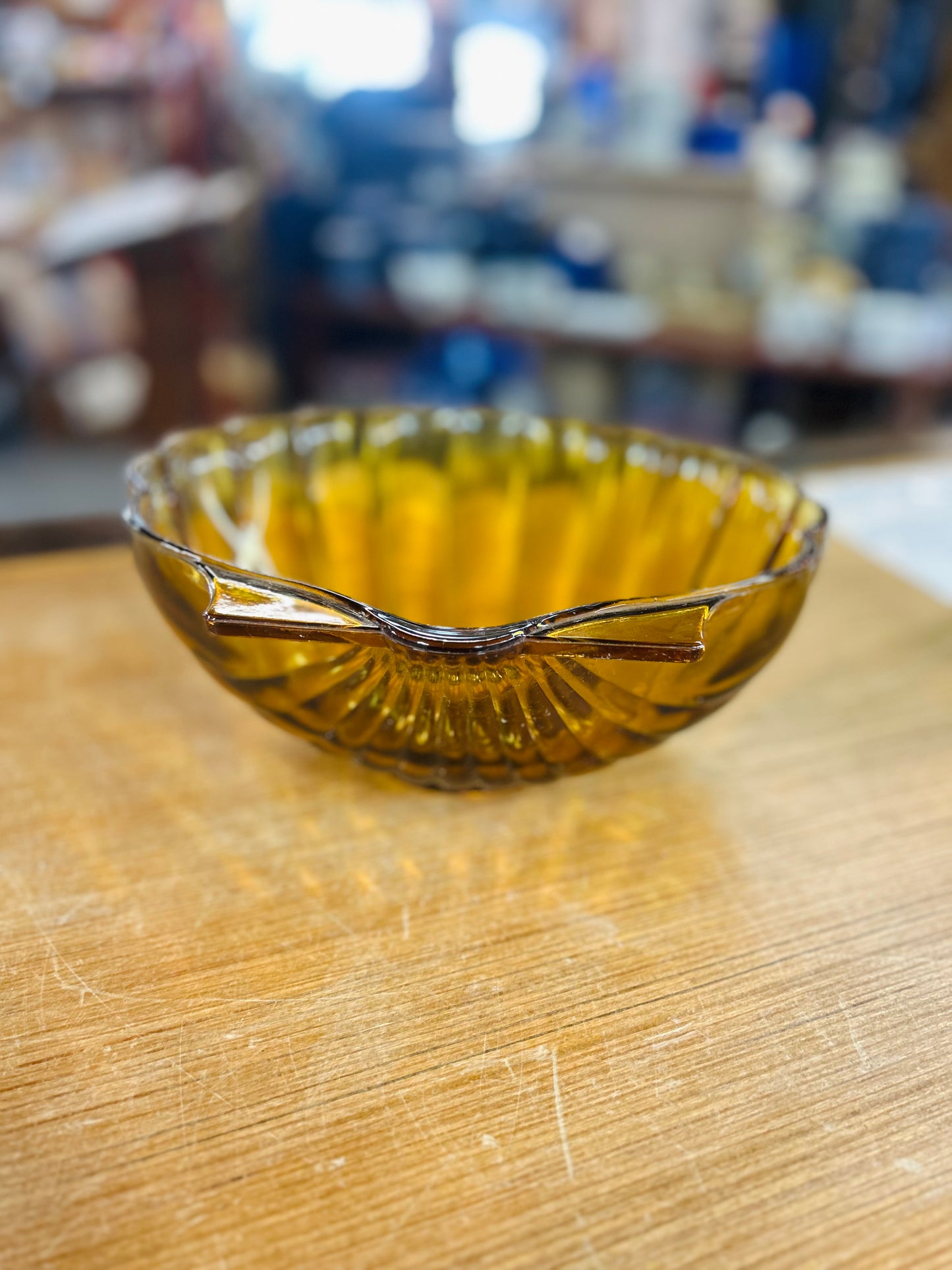 Vintage Indiana Glass Amber Clamshell Bowl