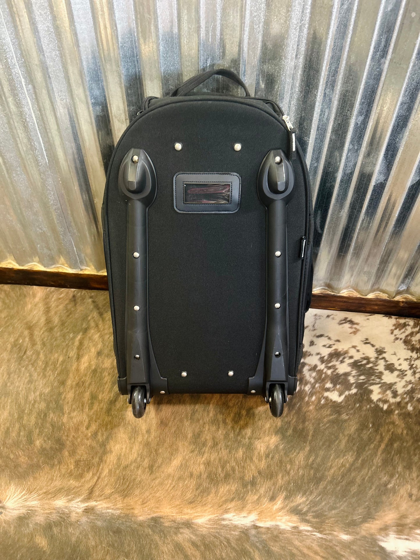 Ogio Canberra NAPA Large Suitcase with Matching Carry on Suitcase