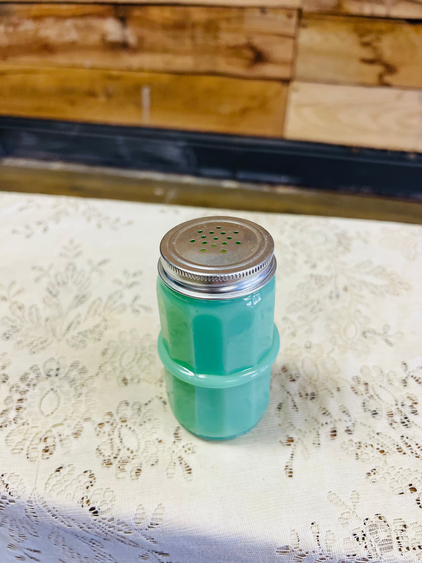 Vintage Jeanette Glass Jadeite Shaker