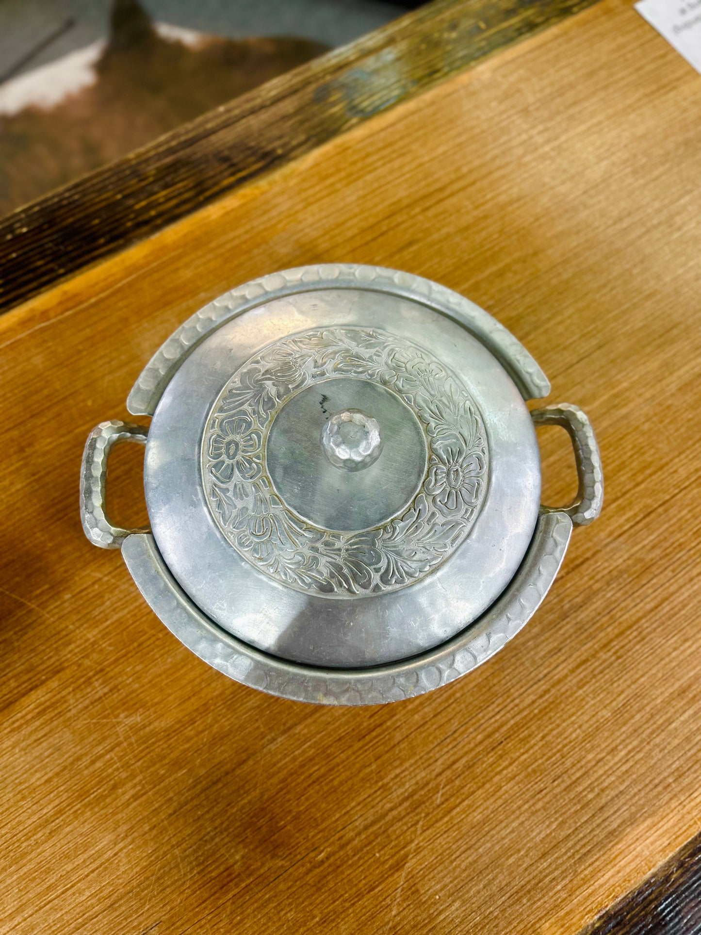 Vintage Everlast Metal Hand Forged Battered Aluminum Pan with Top
