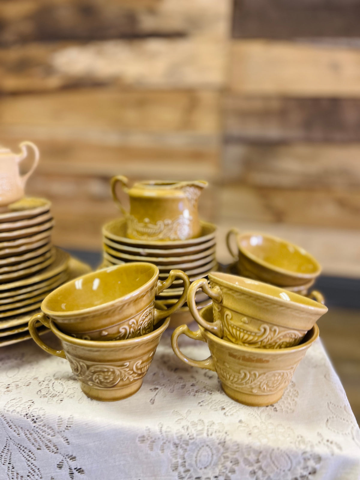 Vintage Canonsburg Pottery Yellow/Gold 34 PC Set