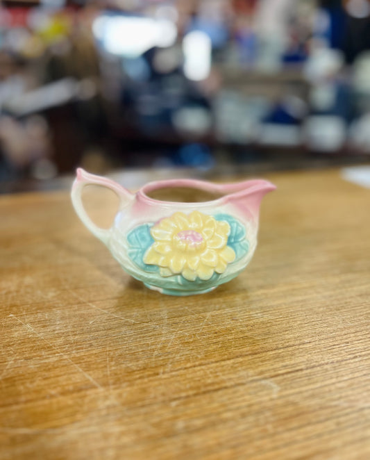 Vintage Hull Art Pottery Water Lily Ceamer