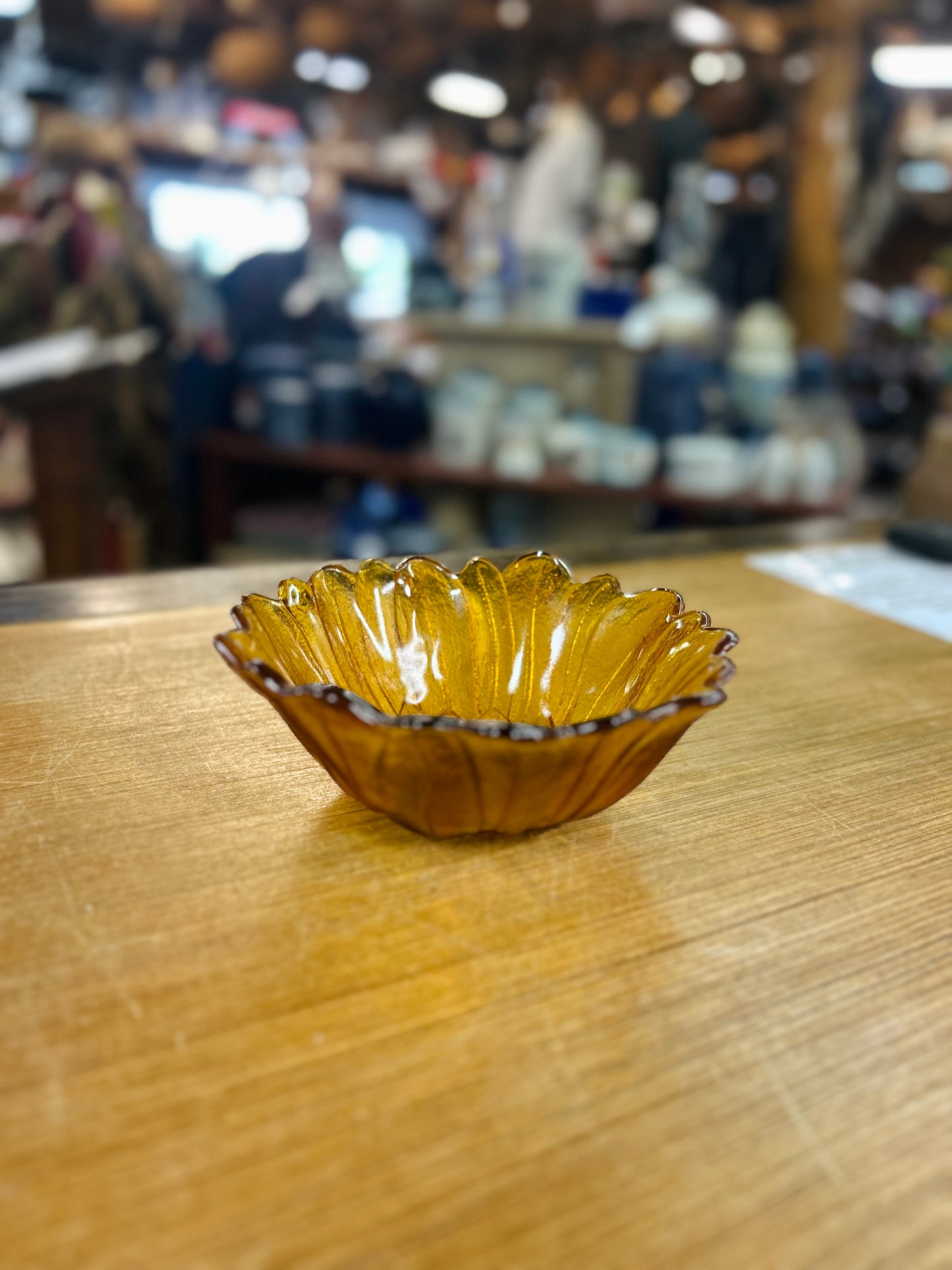 Vintage Indiana Glass Amber Sunflower Pattern Serving Bowl