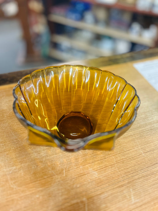 Vintage Indiana Glass Amber Clamshell Bowl