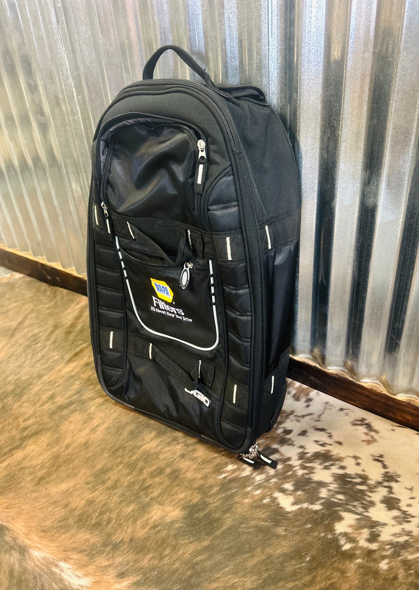 Ogio Canberra NAPA Large Suitcase with Matching Carry on Suitcase