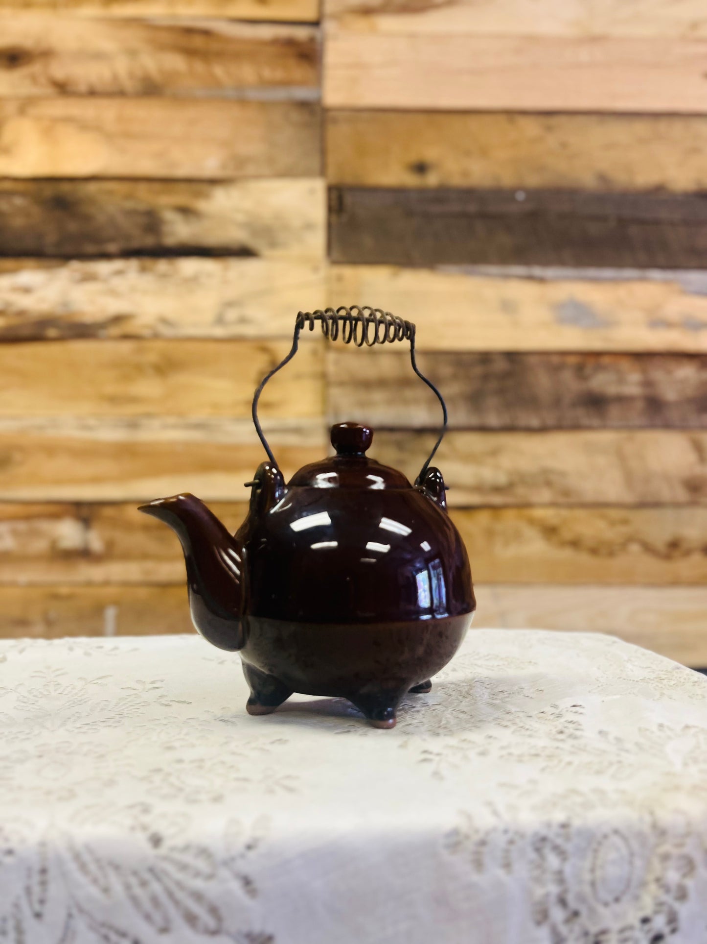Brown Teapot Wall Pocket with Lid