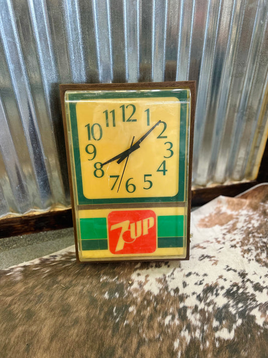 Vintage 7-Up Lighted Advertising Clock
