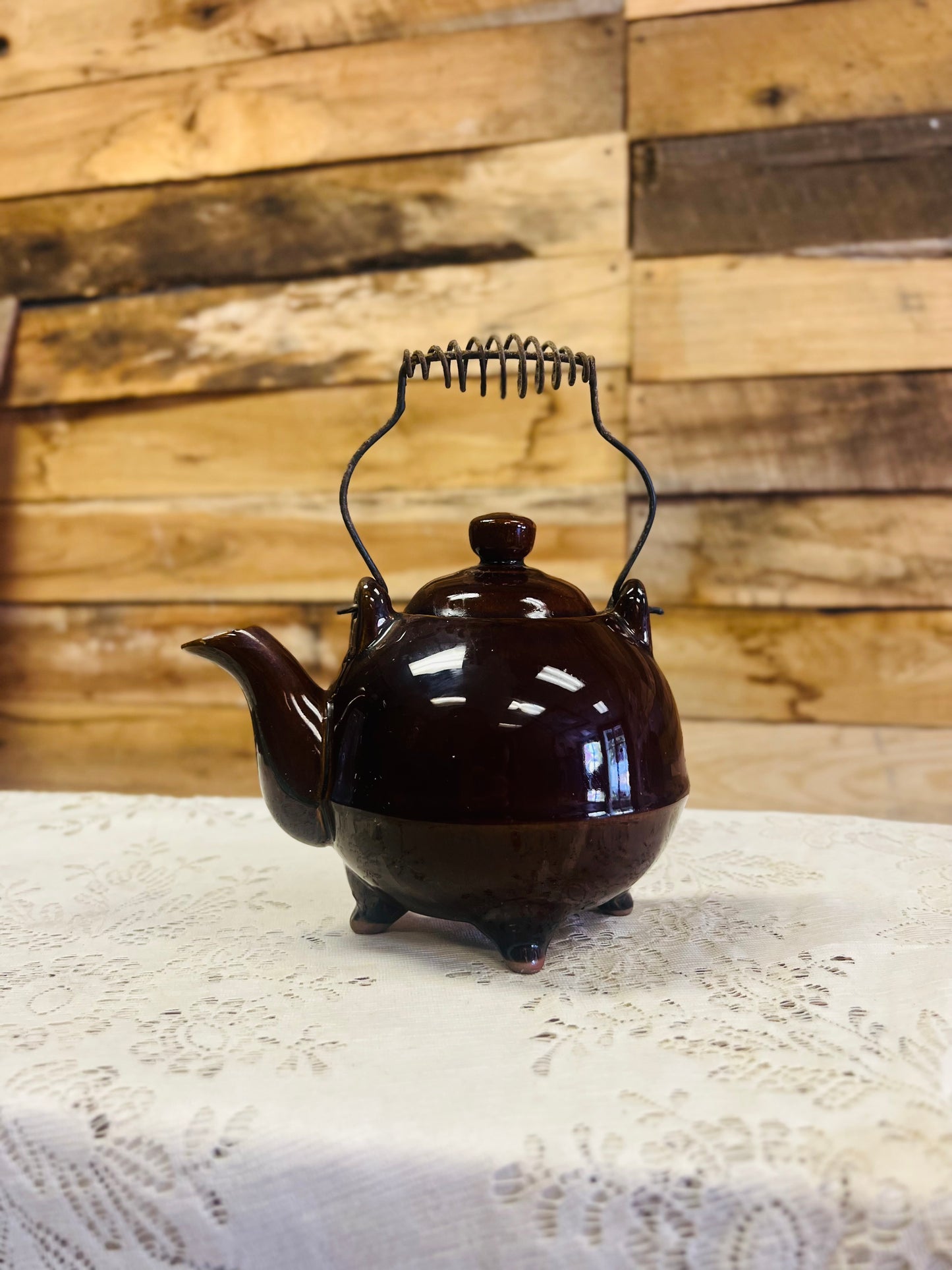 Brown Teapot Wall Pocket with Lid