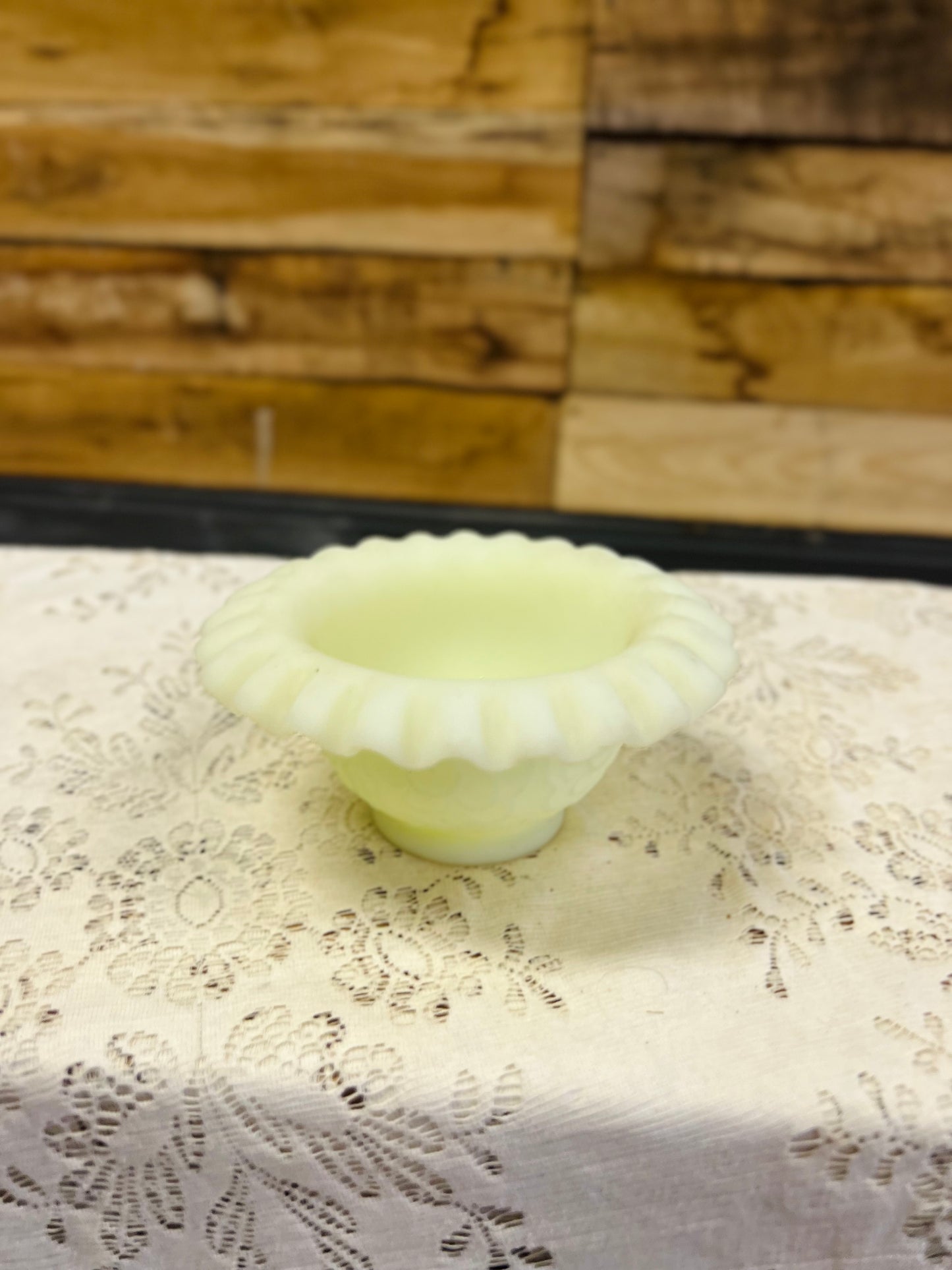 Vintage Fenton Custard Spanish Lace Fairy Lamp Vase