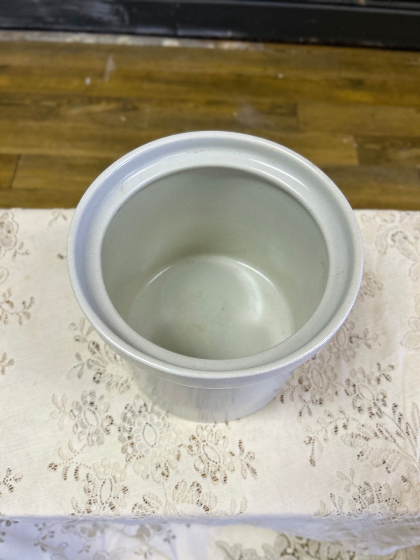 Vintage Pfaltzgraff Yorktowne Keystone #3 Stoneware Canister