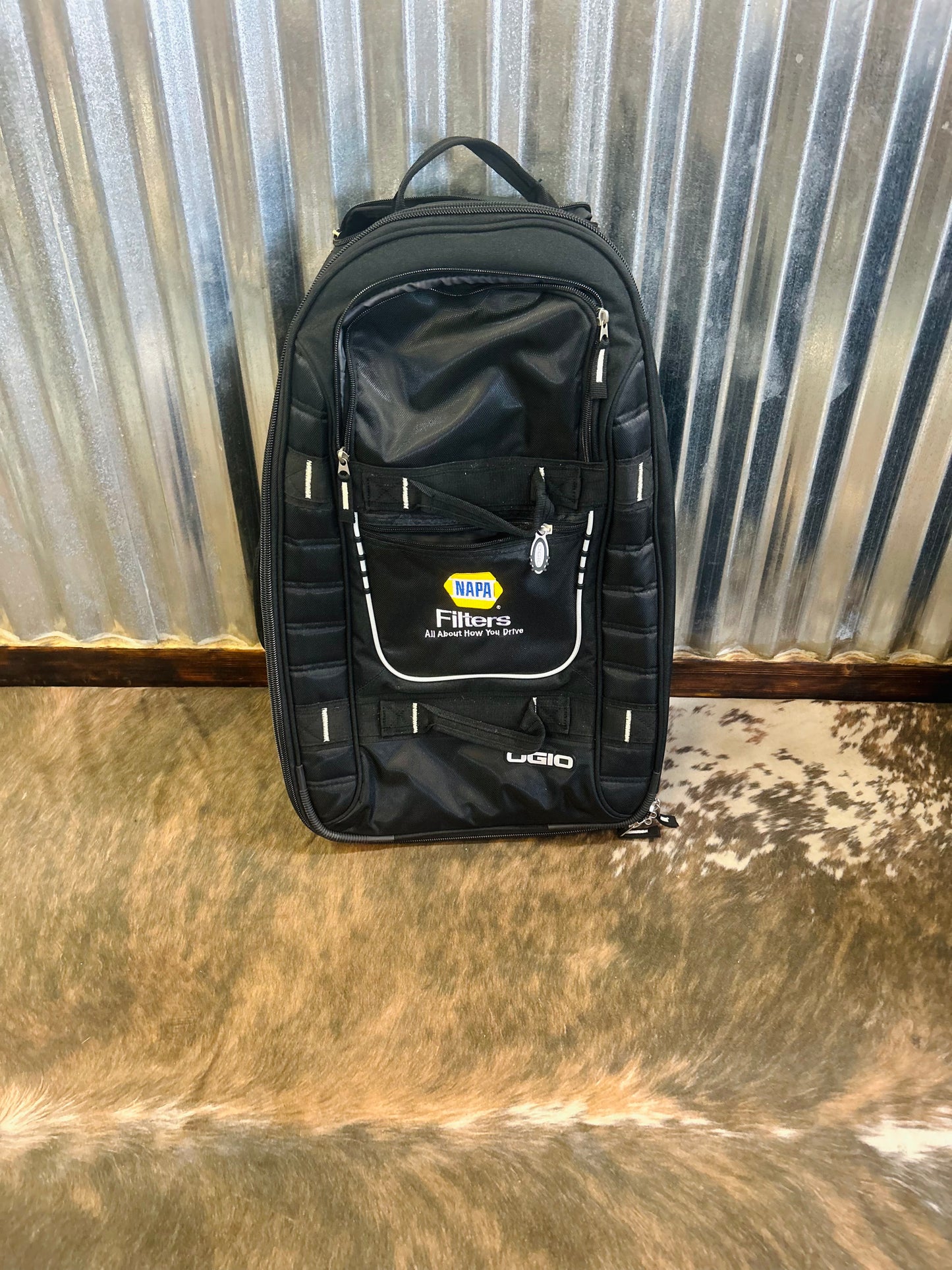 Ogio Canberra NAPA Large Suitcase with Matching Carry on Suitcase