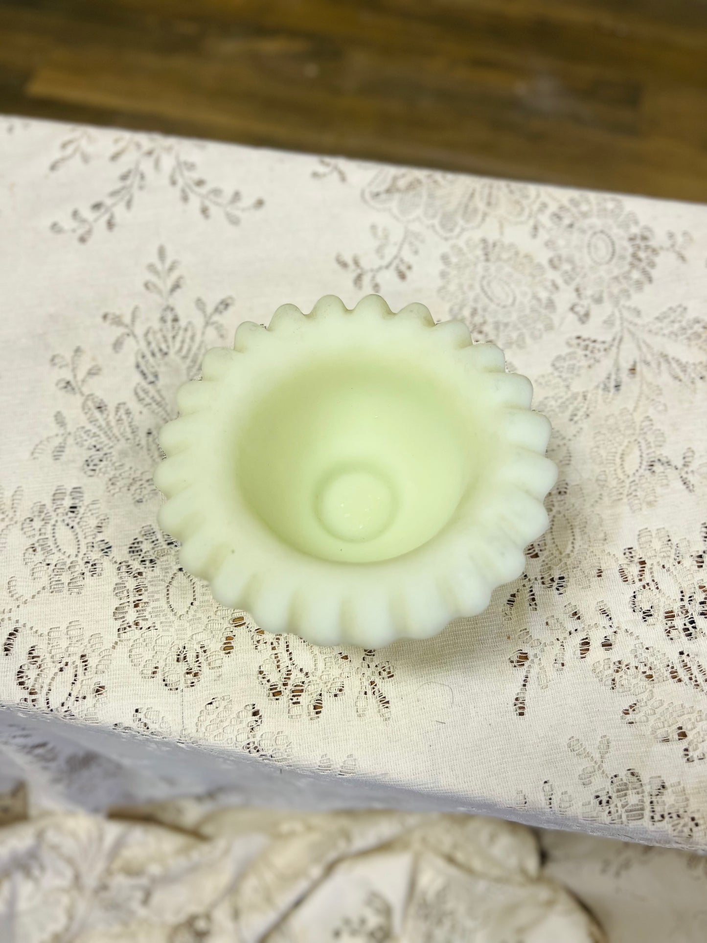 Vintage Fenton Custard Spanish Lace Fairy Lamp Vase