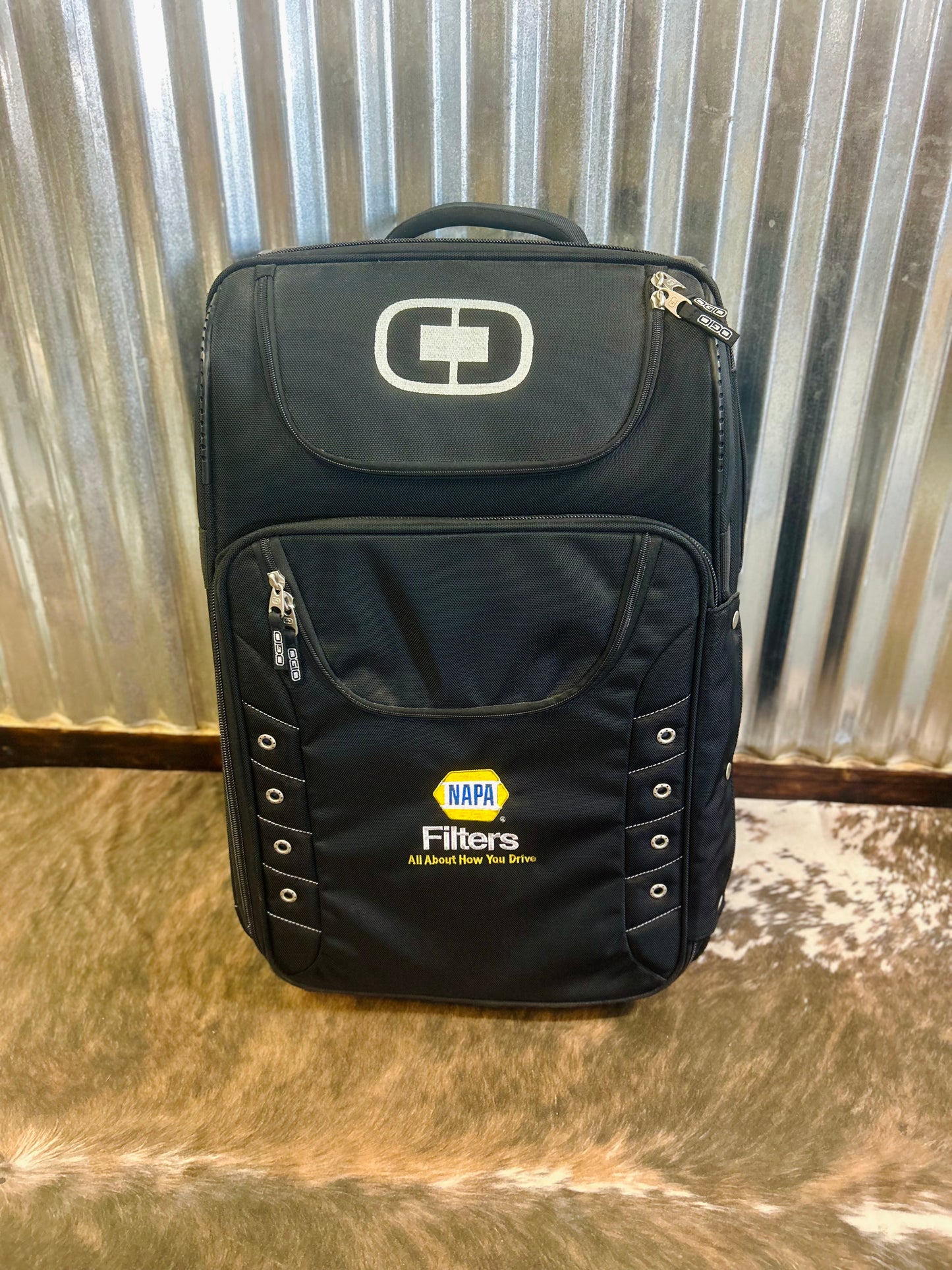 Ogio Canberra NAPA Large Suitcase with Matching Carry on Suitcase
