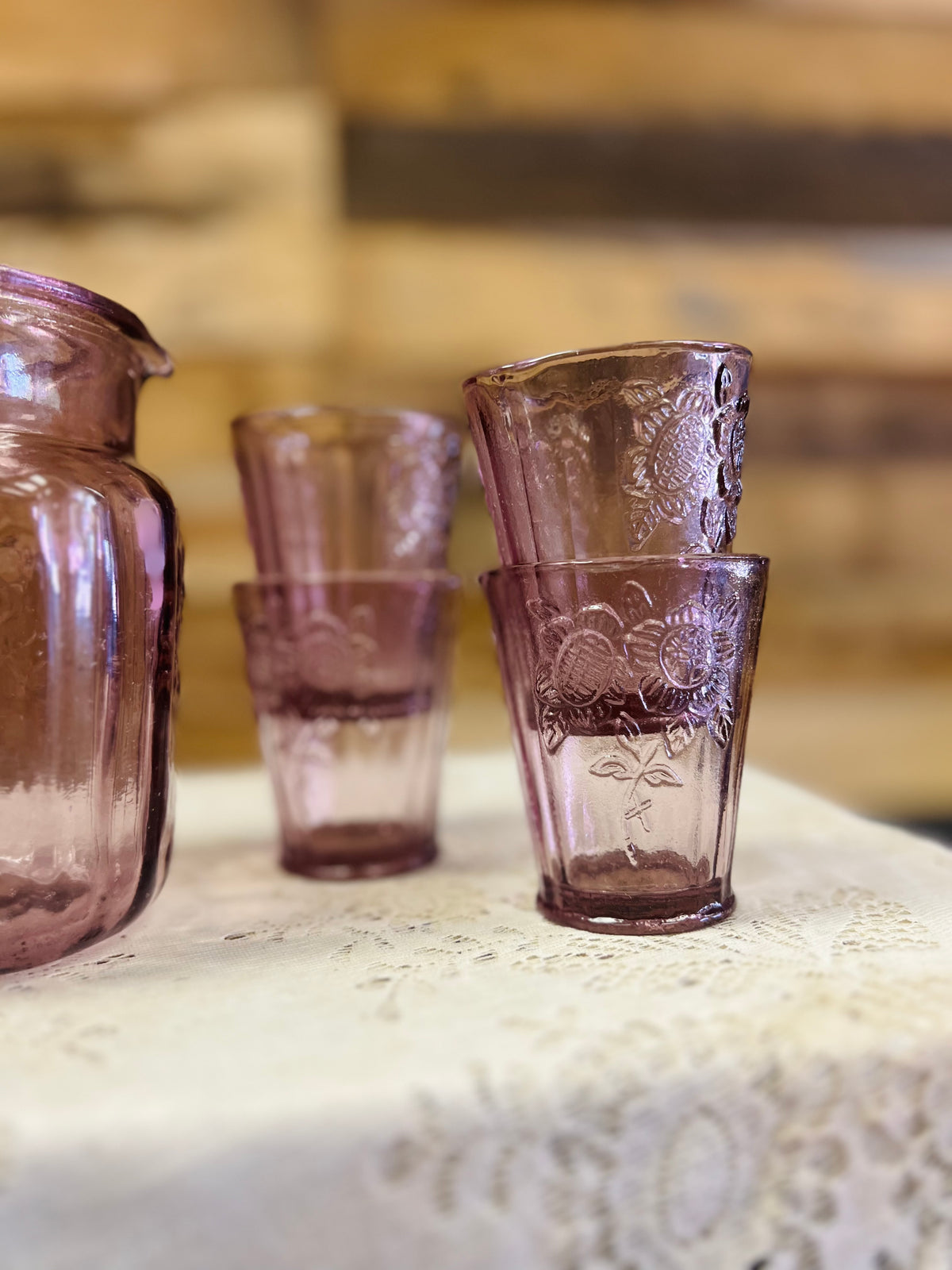 Vintage Purple Glass Ptcher With 4 Cups