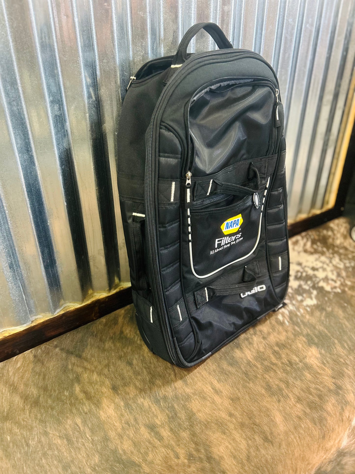 Ogio Canberra NAPA Large Suitcase with Matching Carry on Suitcase