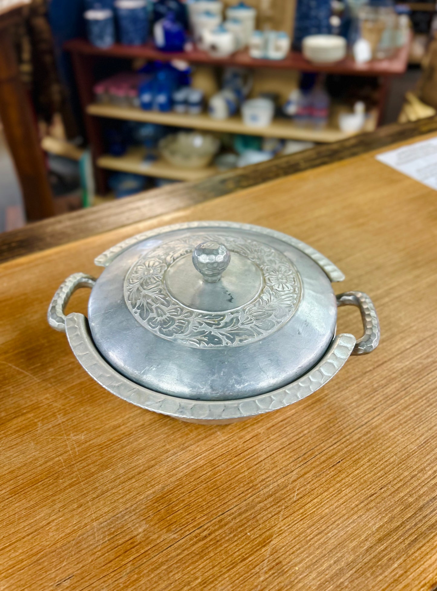 Vintage Everlast Metal Hand Forged Battered Aluminum Pan with Top