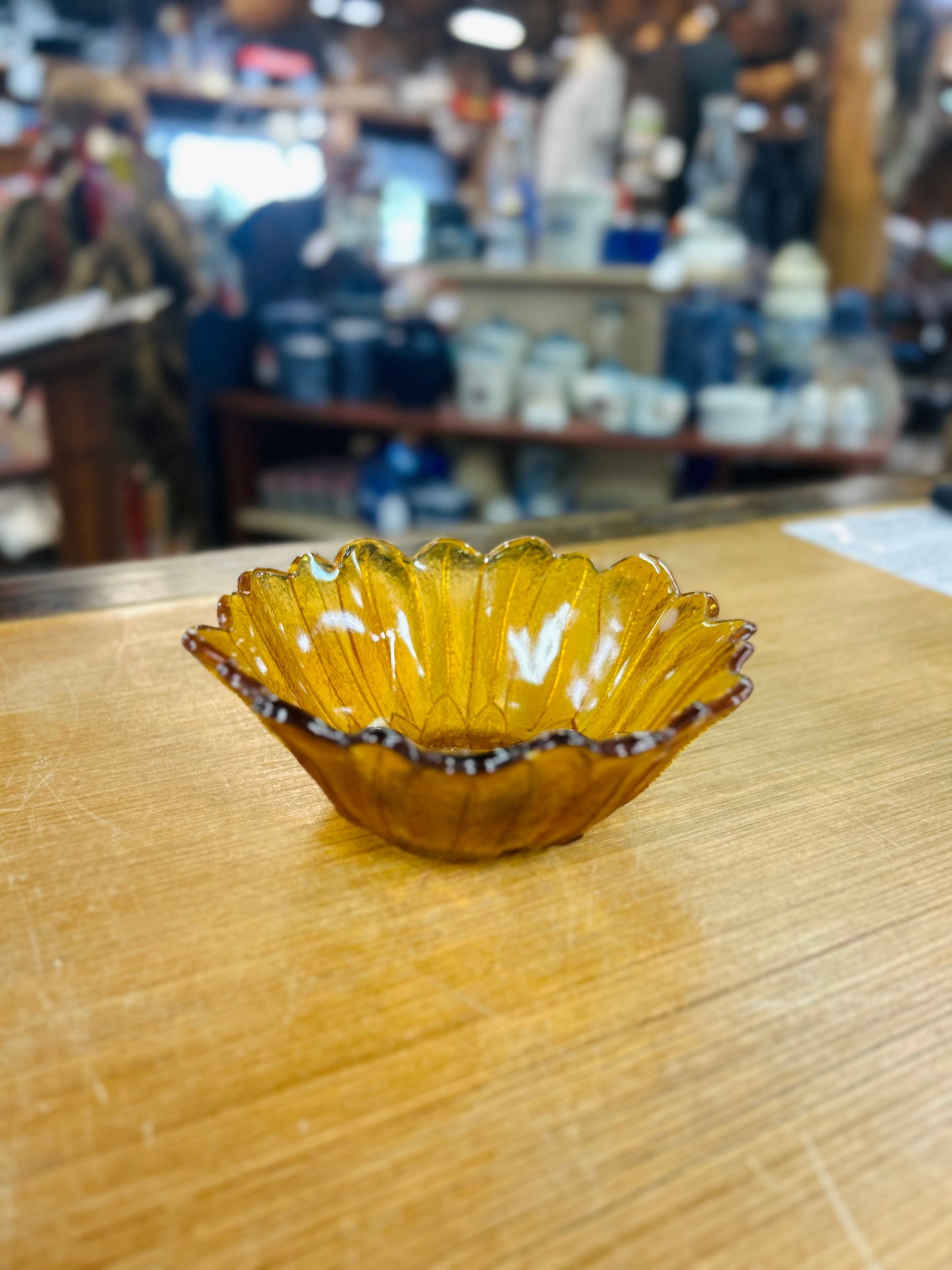 Vintage Indiana Glass Amber Sunflower Pattern Serving Bowl