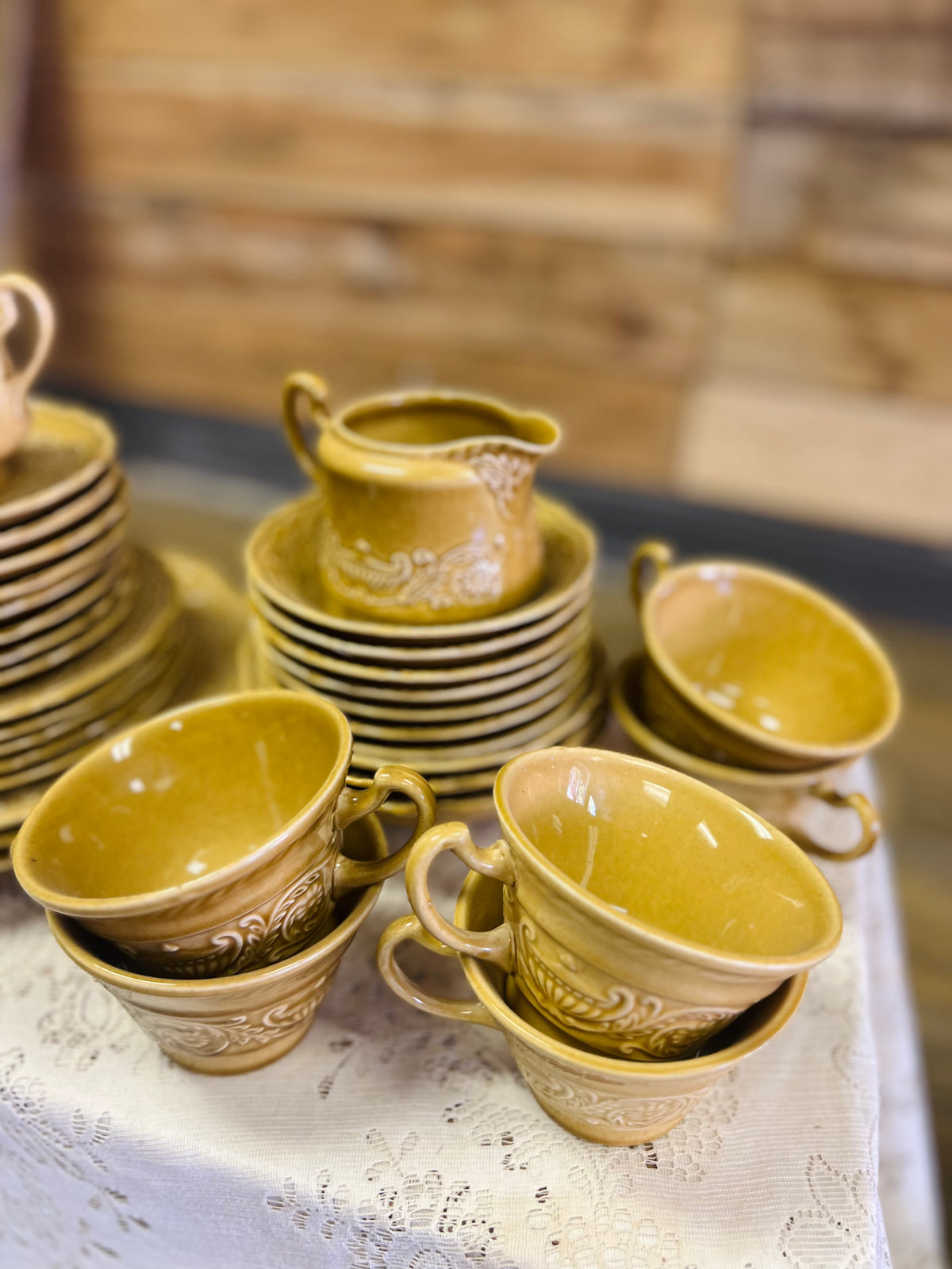 Vintage Canonsburg Pottery Yellow/Gold 34 PC Set