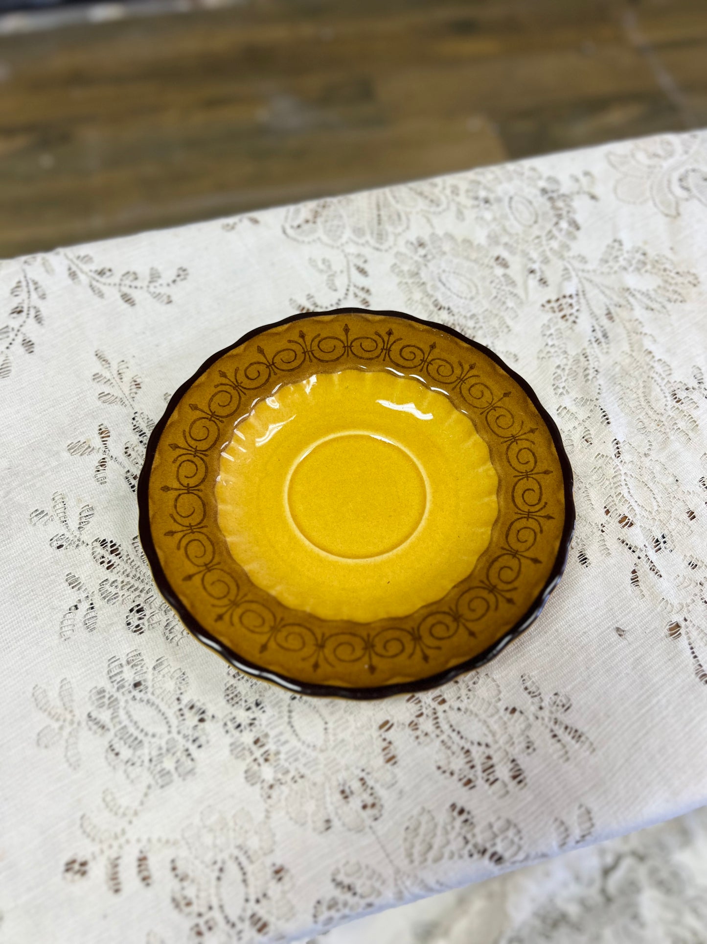 Vintage Metlox Poppytrail Vernon Ware San Fernando Gold Saucer