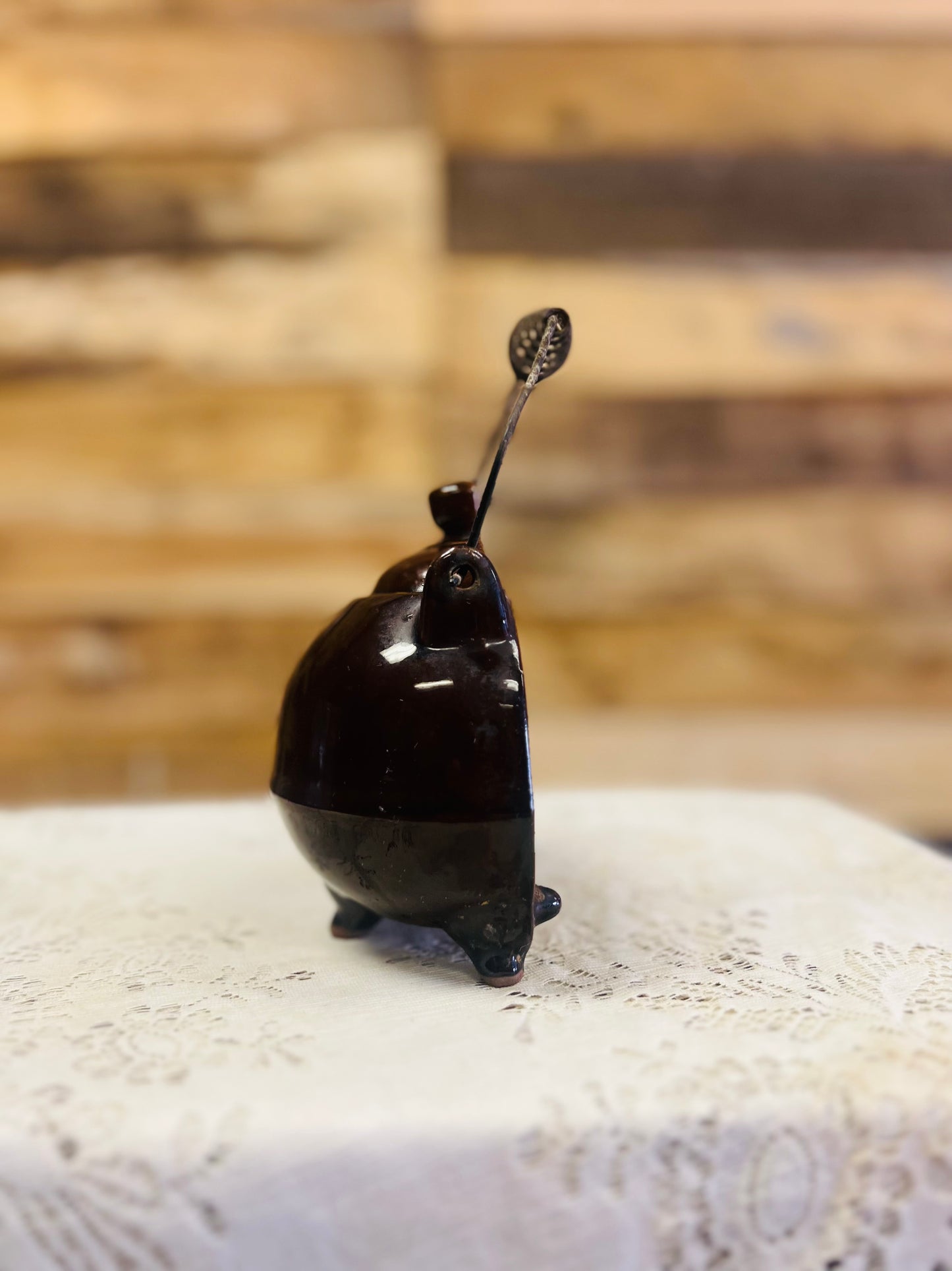 Brown Teapot Wall Pocket with Lid