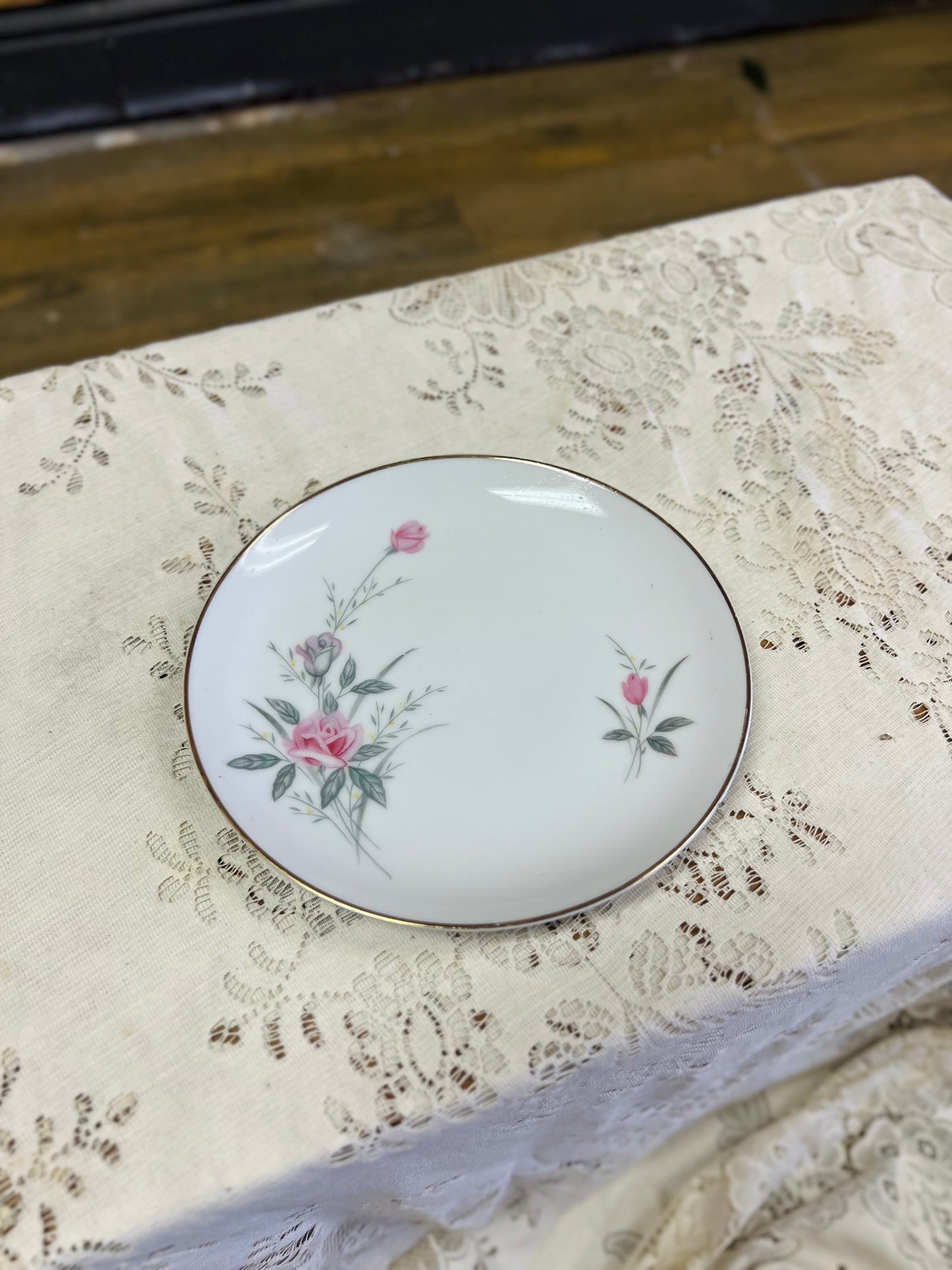 Vintage Golden Rose Plate with Pink Floral Detailing