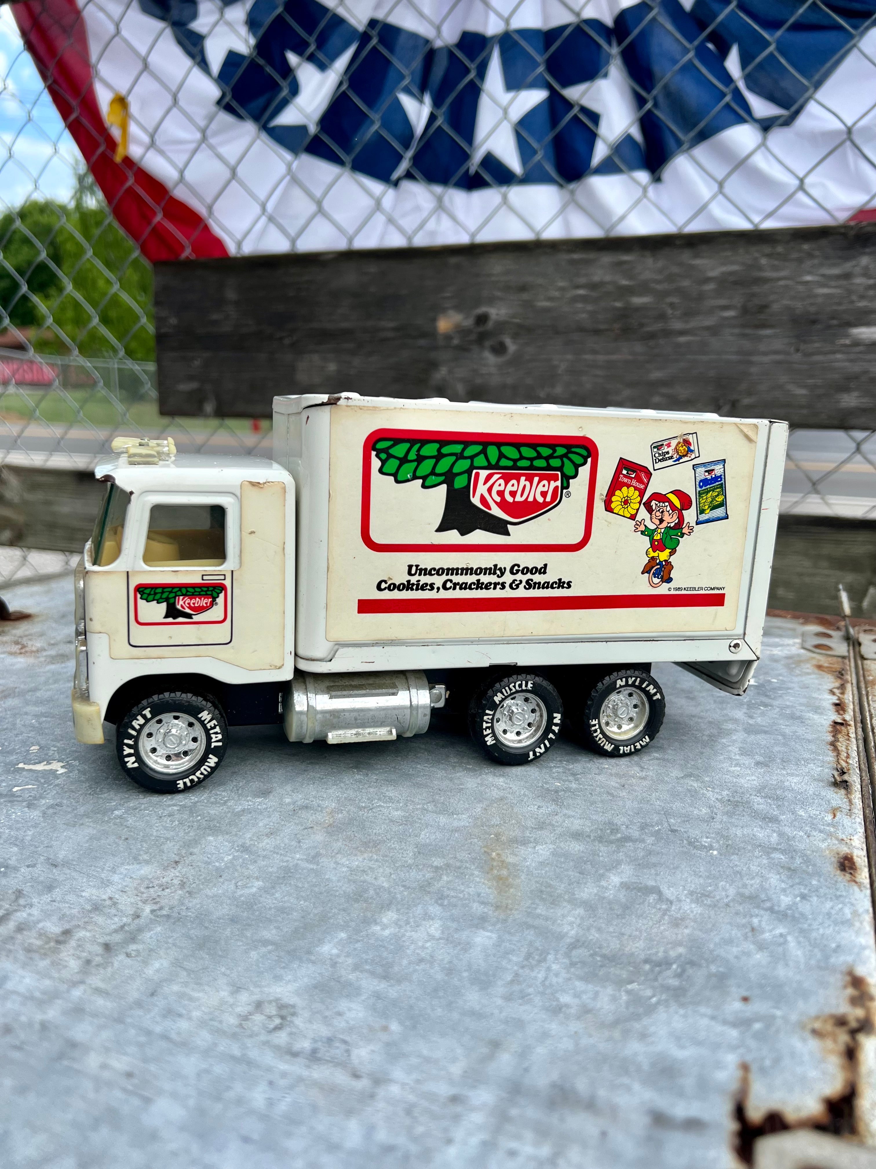 Vintage Metal Keebler Truck – The Olde General Store