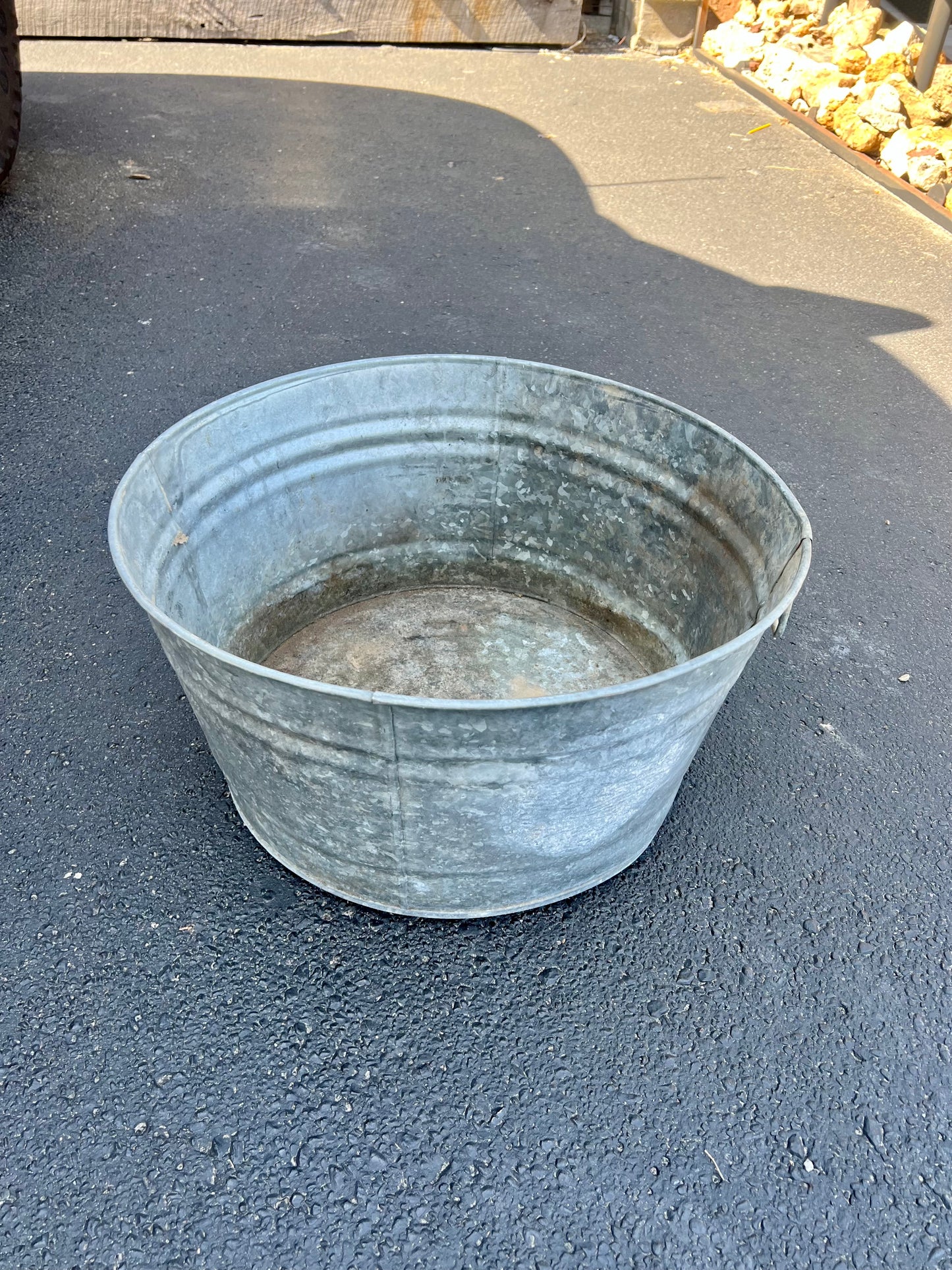 Vintage Galvanized Wash Tub 19"