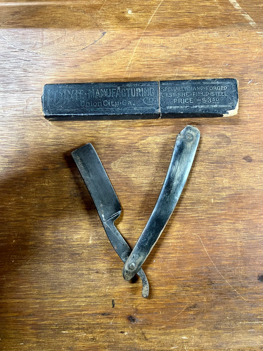 Vintage Dixie Manufacturing Co Straight Razor