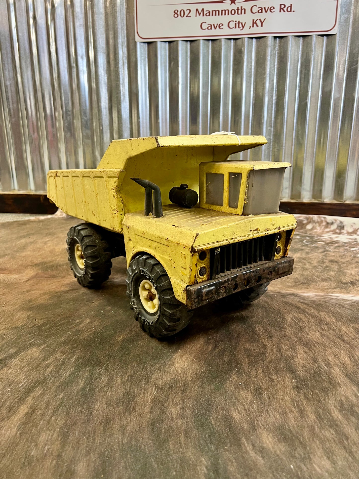 Vintage Late 60's Early 70's Vertical Grill Tonka Mighty Dump Truck
