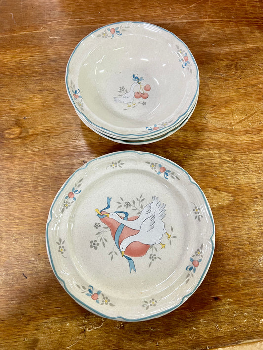 Vintage International Marmaldae Geese Bowls & Plates Set