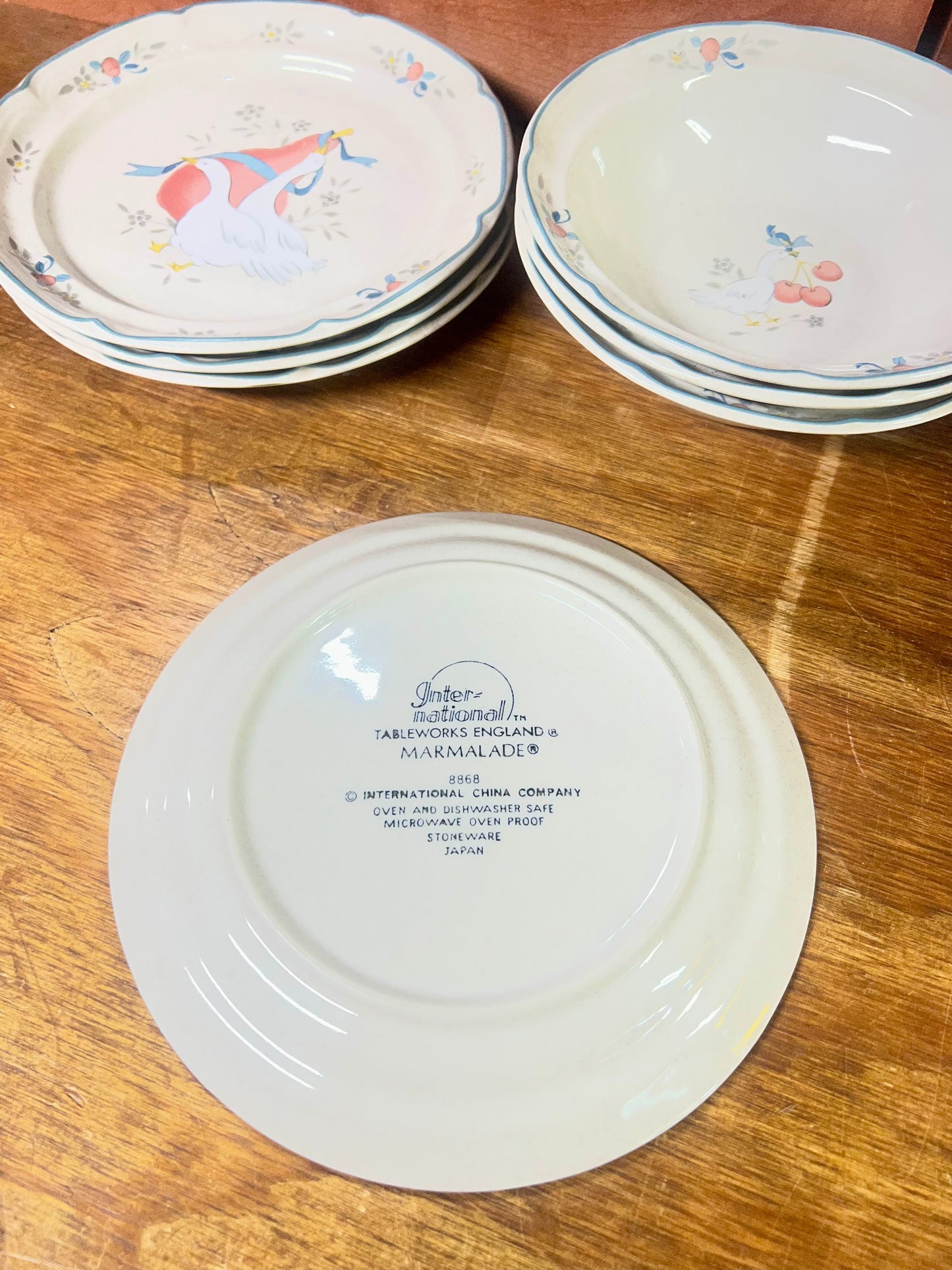 Vintage International Marmaldae Geese Bowls & Plates Set
